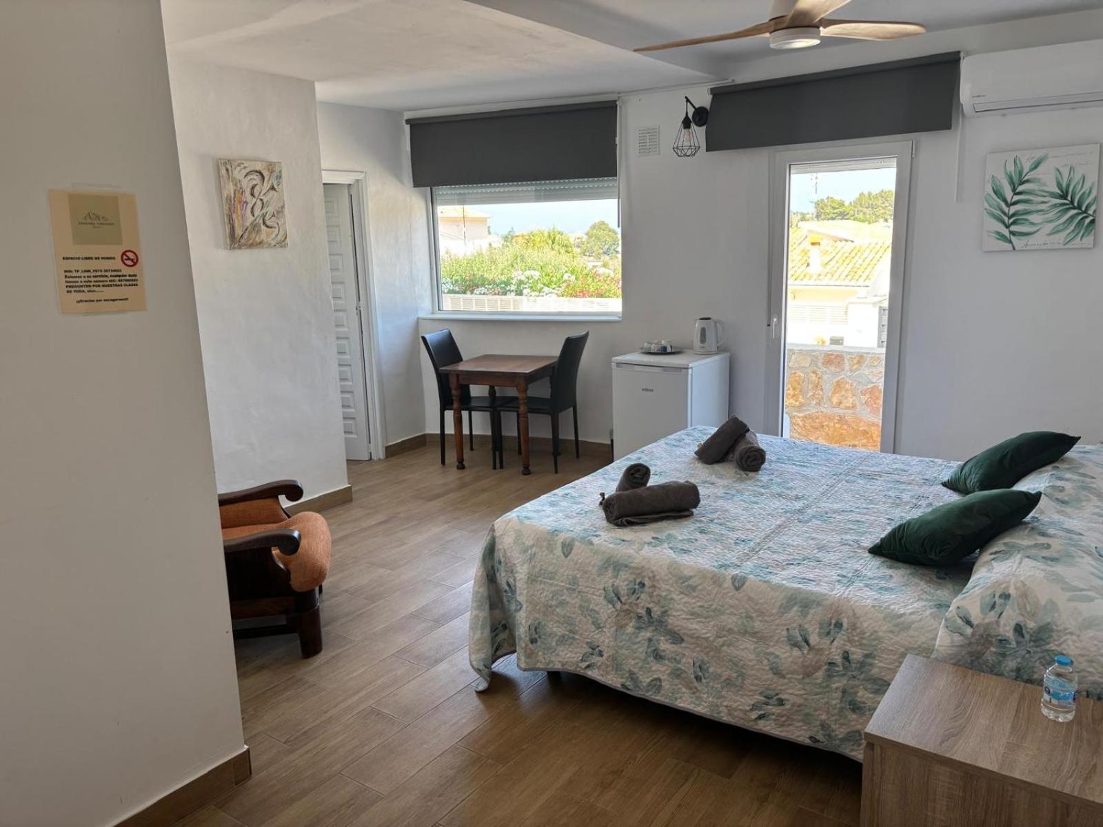 Twin Room,1678740936:JPEG